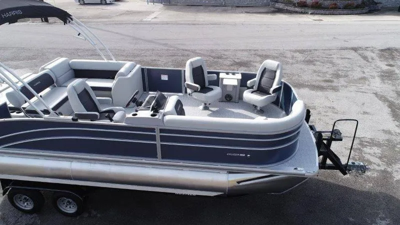 Slide: The Image of Harris Cruiser 230 SL 2025 - 9