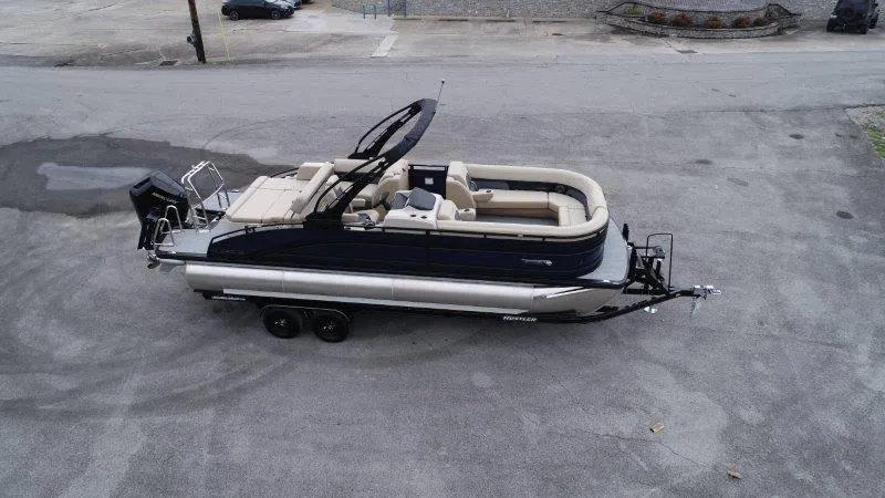 Slide: The Image of Harris Solstice 250 SL 2025 - 10