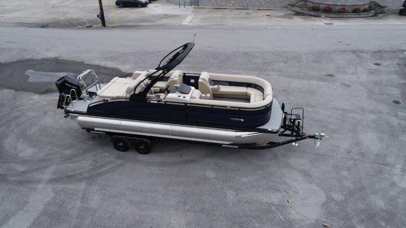 Slide: The Image of Harris Solstice 250 SL 2025 - 12