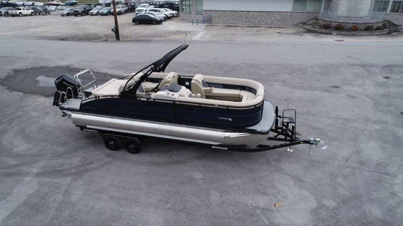 Slide: The Image of Harris Solstice 250 SL 2025 - 13