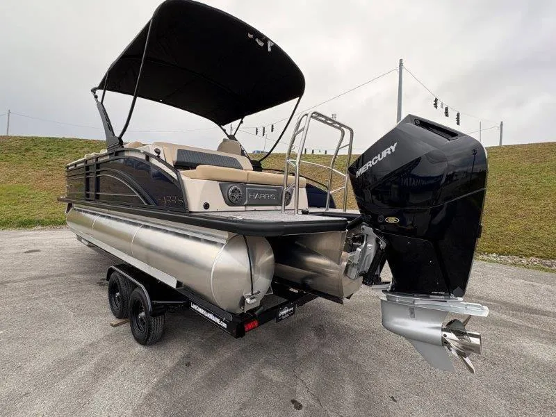 Slide: The Image of Harris Solstice 250 SL 2025 - 23