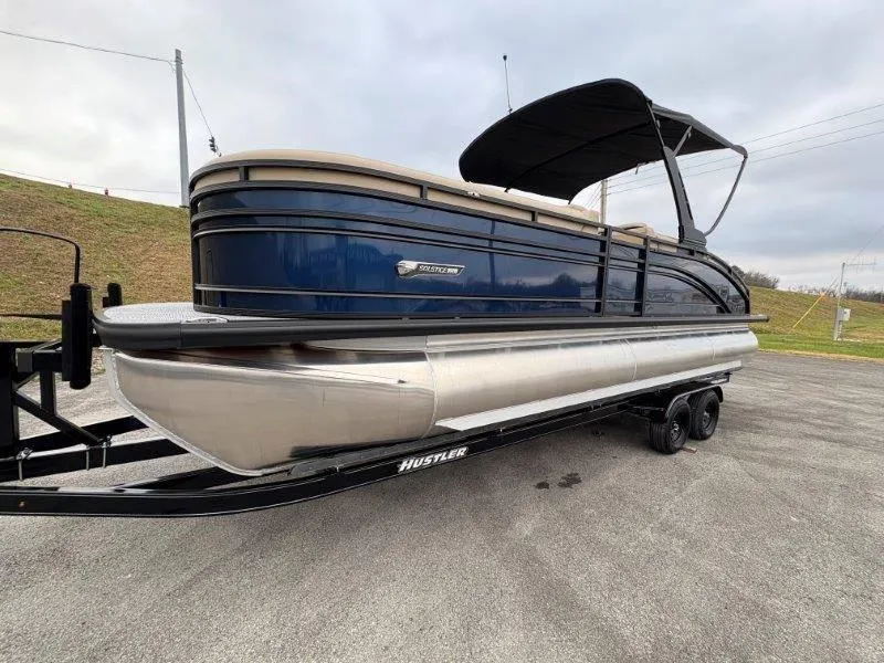 Slide: The Image of Harris Solstice 250 SL 2025 - 24