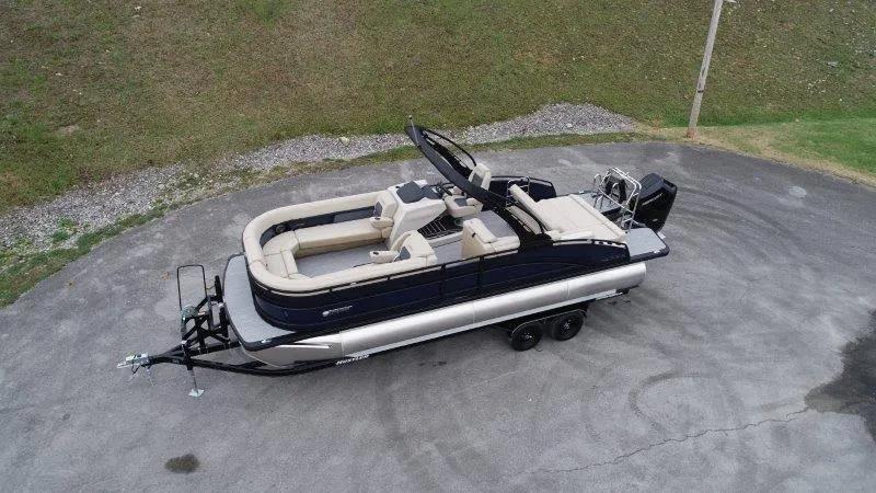 Slide: The Image of Harris Solstice 250 SL 2025 - 3