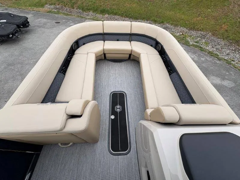 Slide: The Image of Harris Solstice 250 SL 2025 - 31