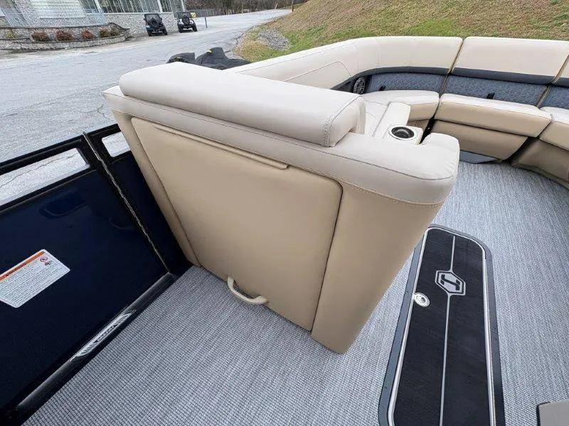 Slide: The Image of Harris Solstice 250 SL 2025 - 40