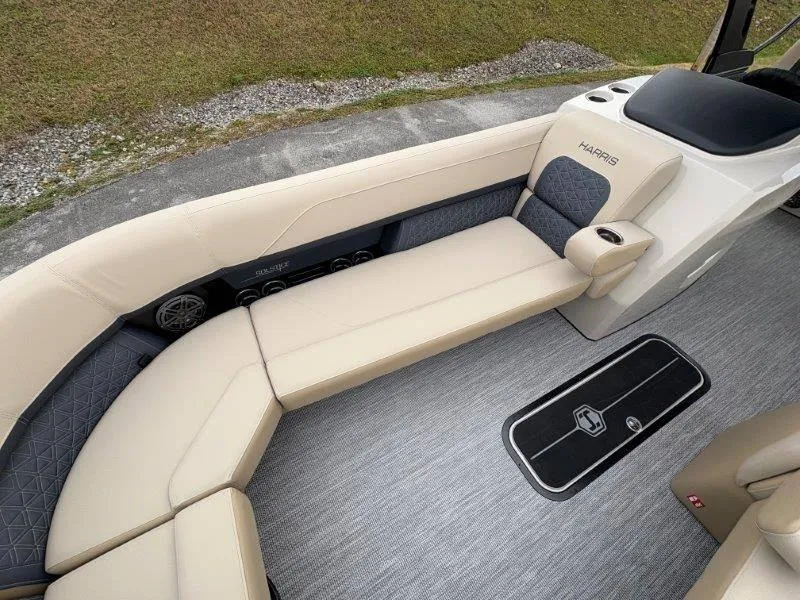 Slide: The Image of Harris Solstice 250 SL 2025 - 43