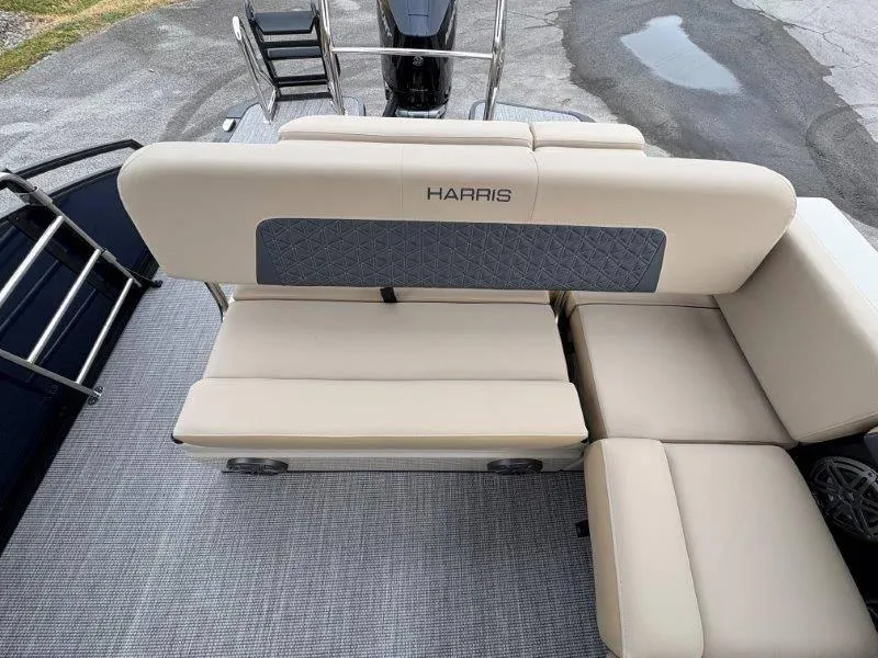 Slide: The Image of Harris Solstice 250 SL 2025 - 44