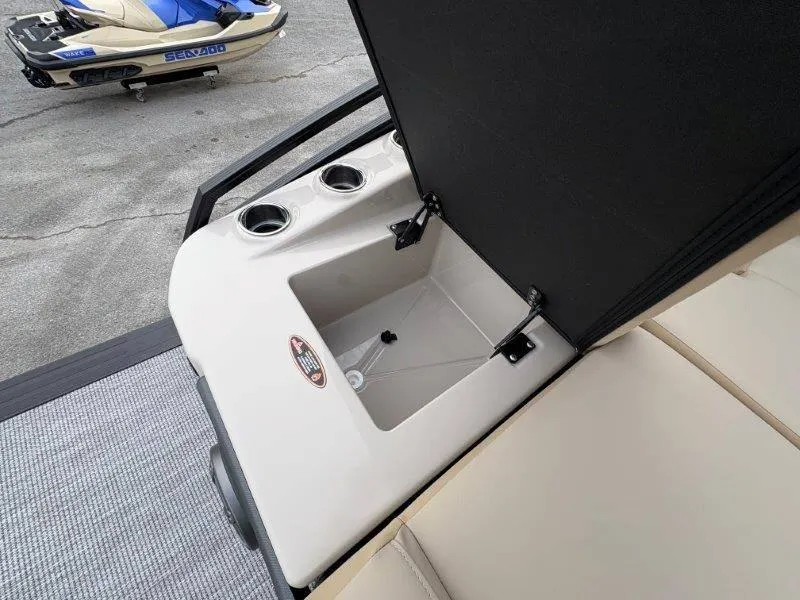 Slide: The Image of Harris Solstice 250 SL 2025 - 47