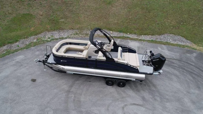 Slide: The Image of Harris Solstice 250 SL 2025 - 5