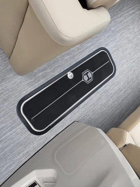 Slide: The Image of Harris Solstice 250 SL 2025 - 55