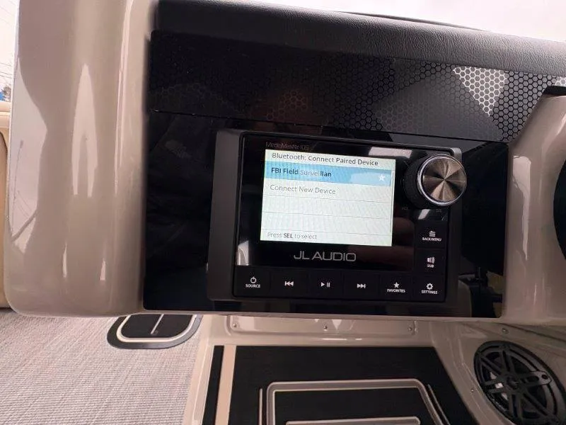 Slide: The Image of Harris Solstice 250 SL 2025 - 57