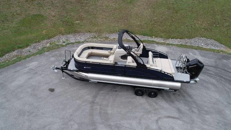 Slide: The Image of Harris Solstice 250 SL 2025 - 6