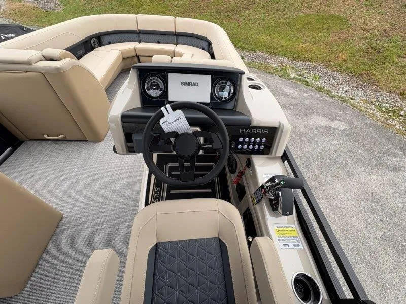 Slide: The Image of Harris Solstice 250 SL 2025 - 63