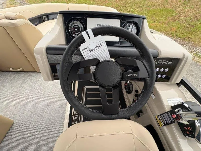 Slide: The Image of Harris Solstice 250 SL 2025 - 66