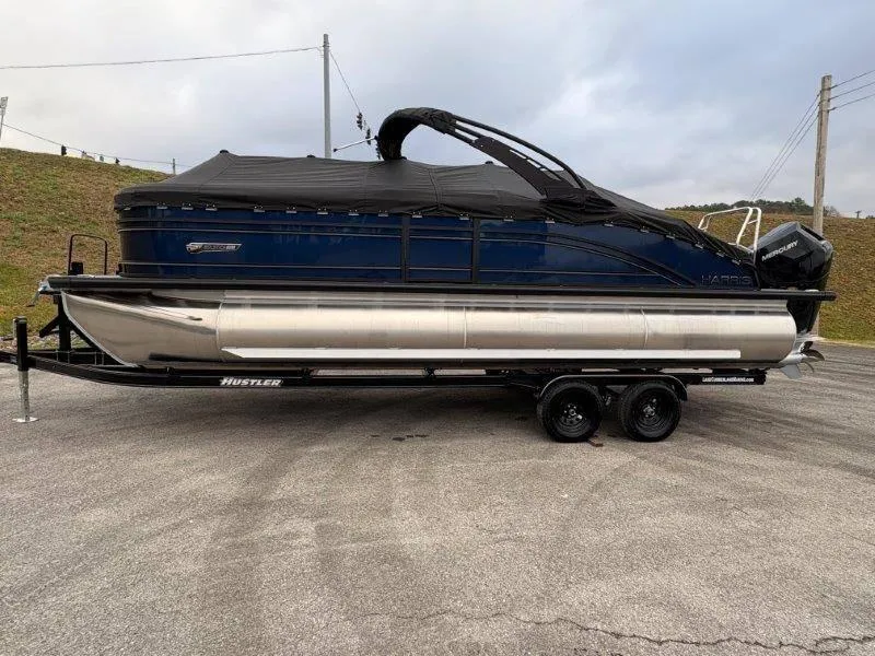 Slide: The Image of Harris Solstice 250 SL 2025 - 76