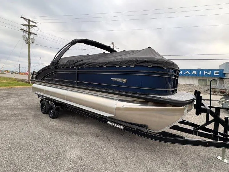 Slide: The Image of Harris Solstice 250 SL 2025 - 81