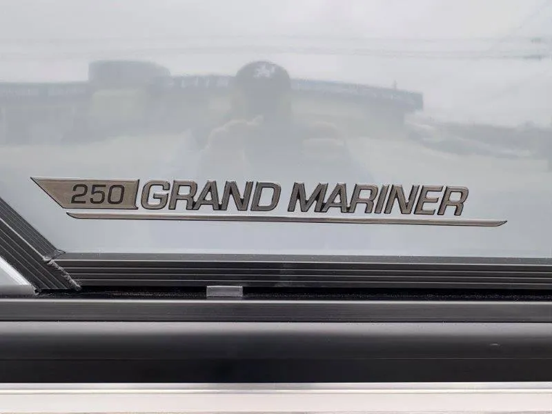 Slide: The Image of Harris GRAND MARINER 250 SLDH 2025 - 108