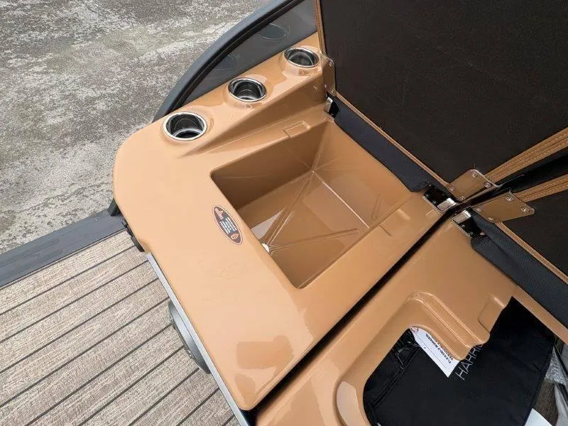 Slide: The Image of Harris GRAND MARINER 250 SLDH 2025 - 178