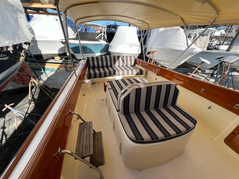 Slide: The Image of Hinckley 36 2000 - 13