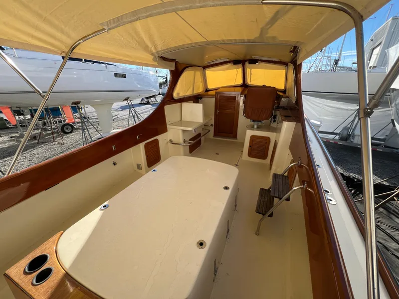 Slide: The Image of Hinckley Yachts 36 2000 - 11