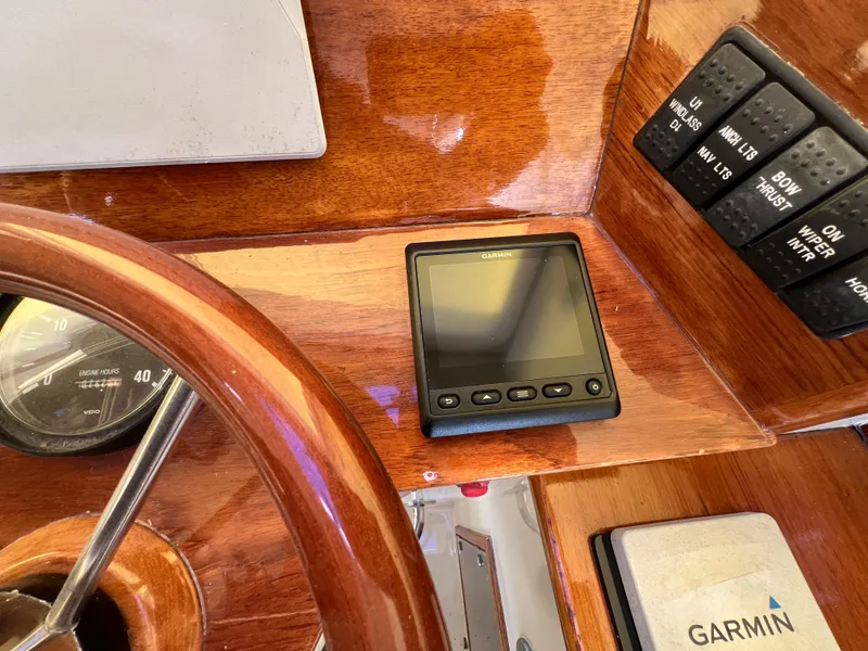 Slide: The Image of Hinckley Yachts 36 2000 - 23