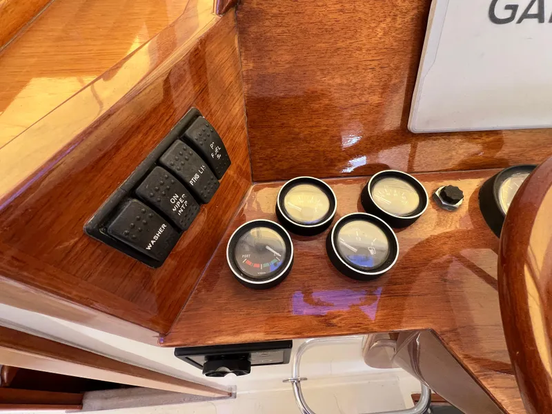 Slide: The Image of Hinckley Yachts 36 2000 - 27