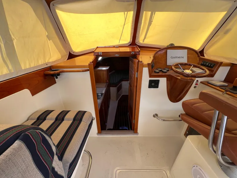 Slide: The Image of Hinckley Yachts 36 2000 - 29