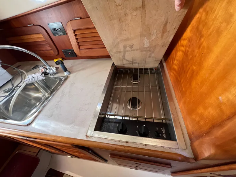 Slide: The Image of Hinckley Yachts 36 2000 - 34