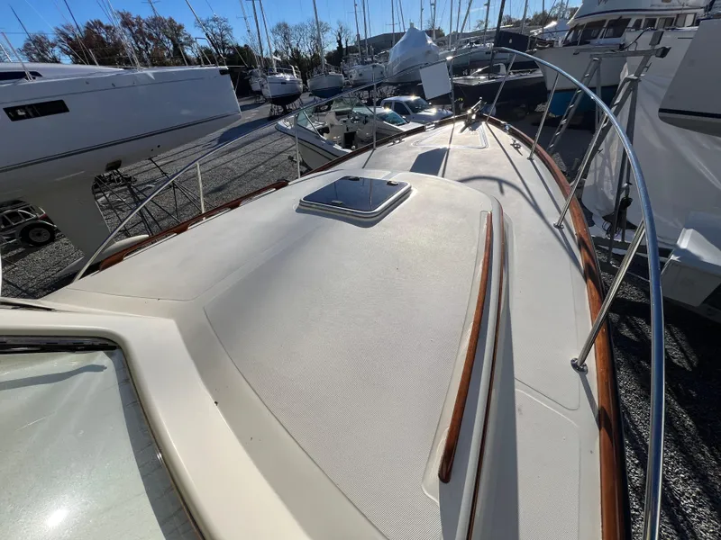 Slide: The Image of Hinckley Yachts 36 2000 - 38