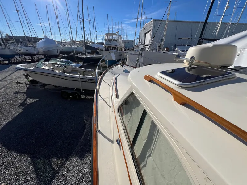 Slide: The Image of Hinckley Yachts 36 2000 - 52