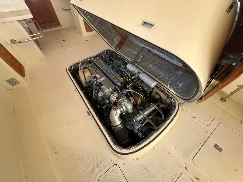 Slide: The Image of Hinckley Yachts 36 2000 - 8