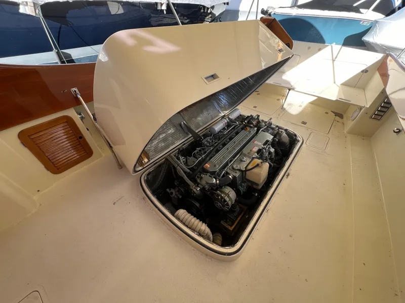 Slide: The Image of Hinckley Yachts 36 2000 - 9