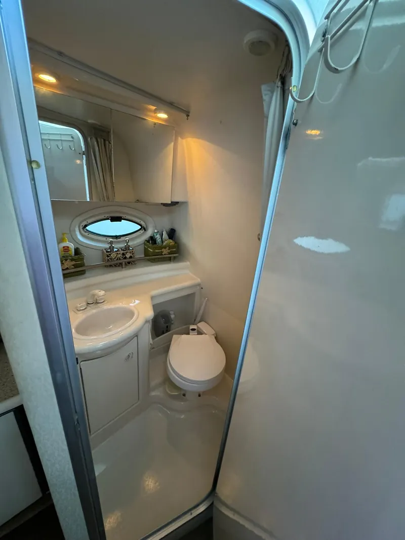 Slide: The Image of Maxum 2700 SCR 2000 - 10