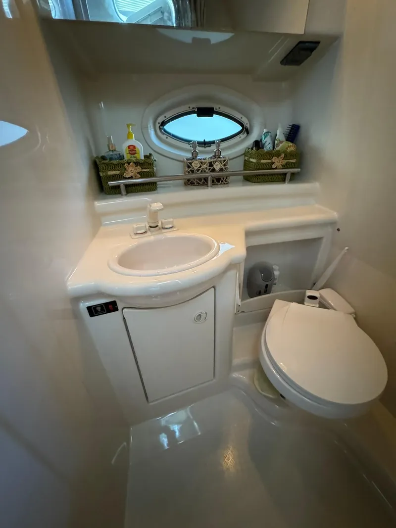 Slide: The Image of Maxum 2700 SCR 2000 - 11