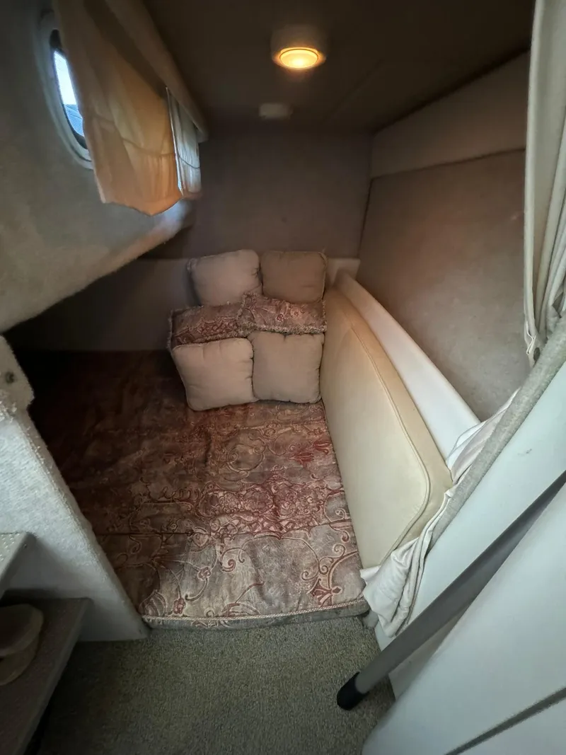 Slide: The Image of Maxum 2700 SCR 2000 - 12