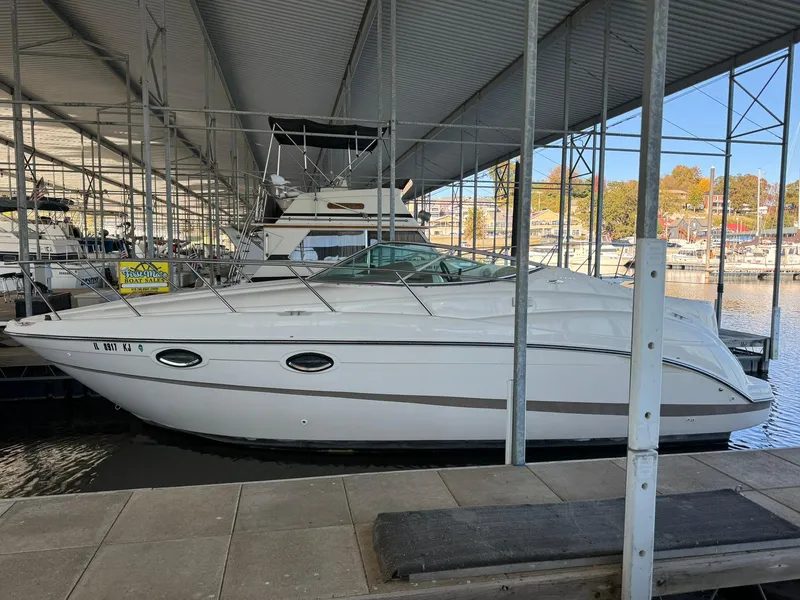 Slide: The Image of Maxum 2700 SCR 2000 - 2