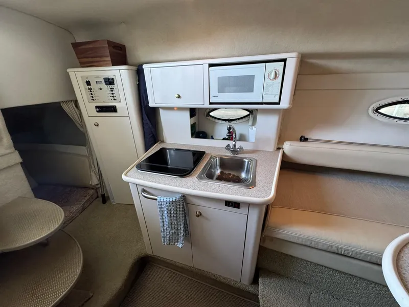 Slide: The Image of Maxum 2700 SCR 2000 - 8