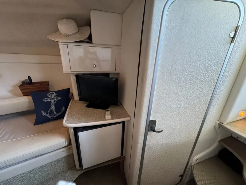 Slide: The Image of Maxum 2700 SCR 2000 - 9