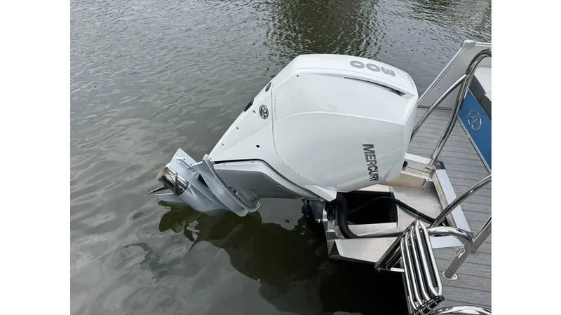 Slide: The Image of 2023 Avalon 2585 VRB with Mercury outboard motor on water. - 5