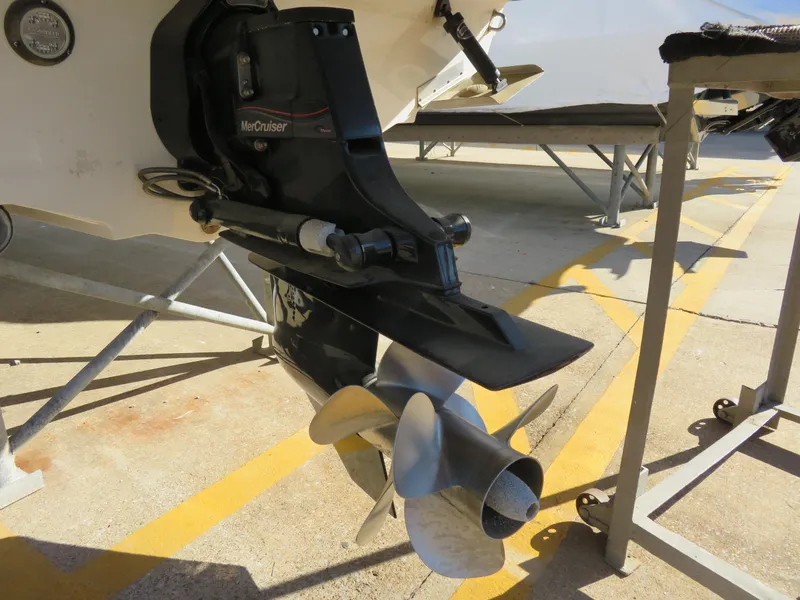 Slide: The Image of Sea Ray SDX 270 2019 - 13