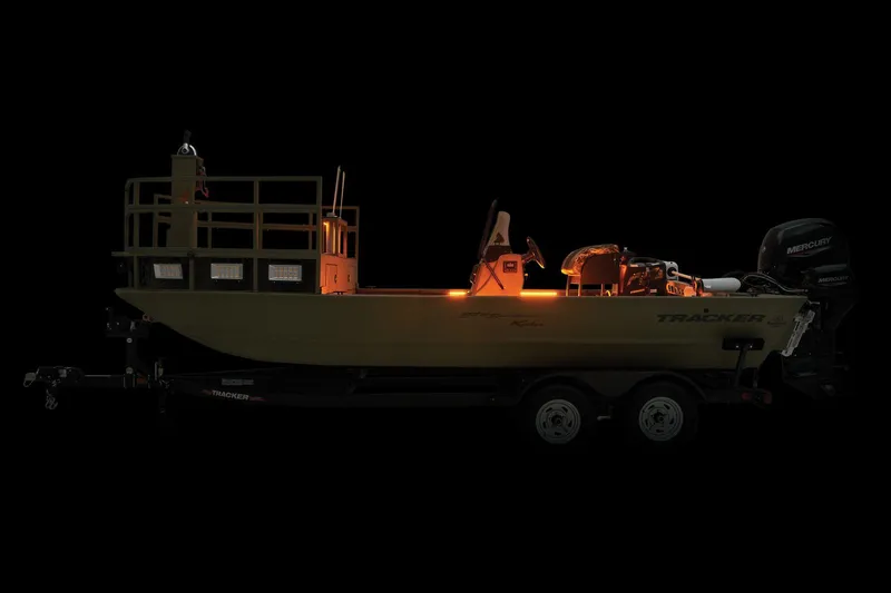 Slide: The Image of Tracker Grizzly 2072 CC Sportsman Kicker 2025 - 17