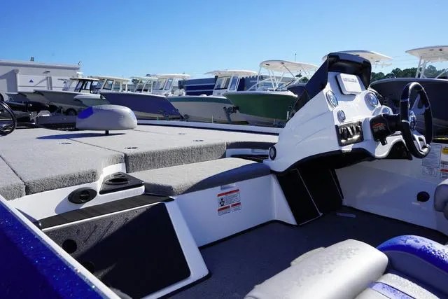 Slide: The Image of Nitro Z18 2025 - 9