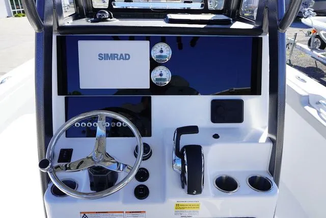 Slide: The Image of Sea Pro 242 CC 2025 - 19