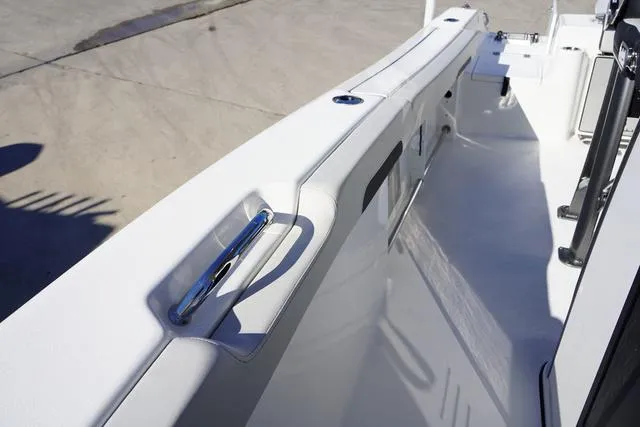 Slide: The Image of Sea Pro 242 CC 2025 - 29