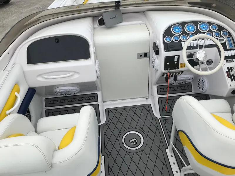 Donzi 28 ZX Open 2007 - Marine Source