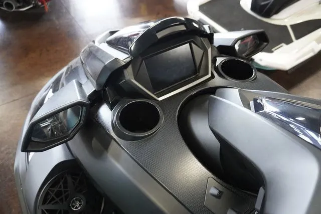 Slide: The Image of Yamaha FX Cruiser SVHO 2025 - 10