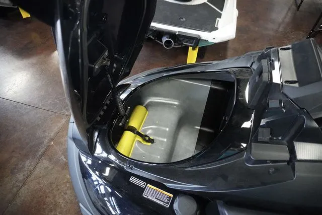 Slide: The Image of Yamaha FX Cruiser SVHO 2025 - 14