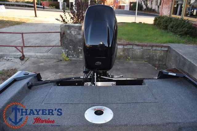 Slide: The Image of Tracker Super Guide V-16 SC 2025 - 22