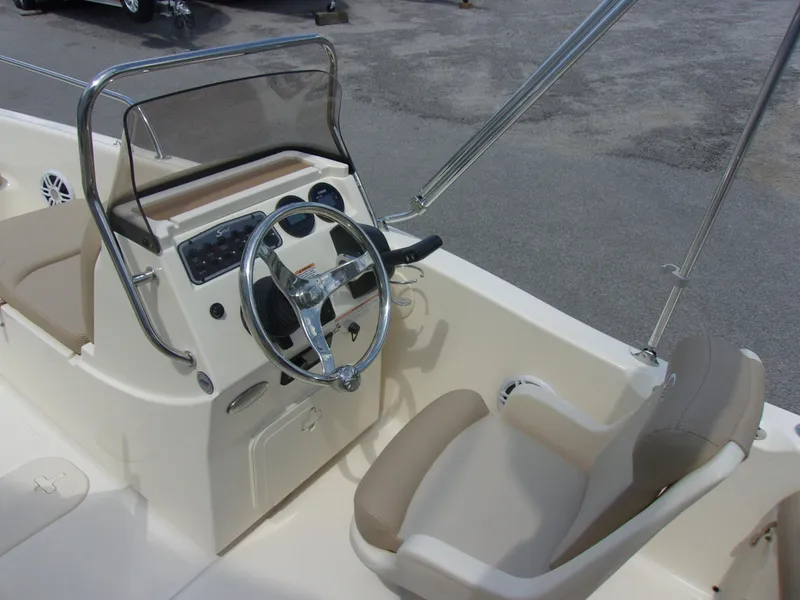 Slide: The Image of Scout 175 Sport Dorado 2024 - 9