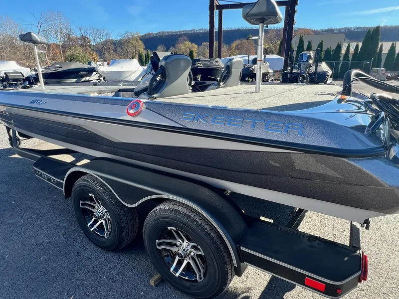 Slide: The Image of Skeeter ZXR21 2025 - 20